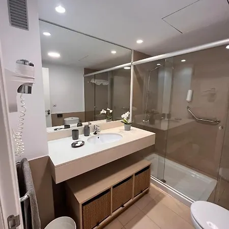 Deluxe Vista Piscina 11 *